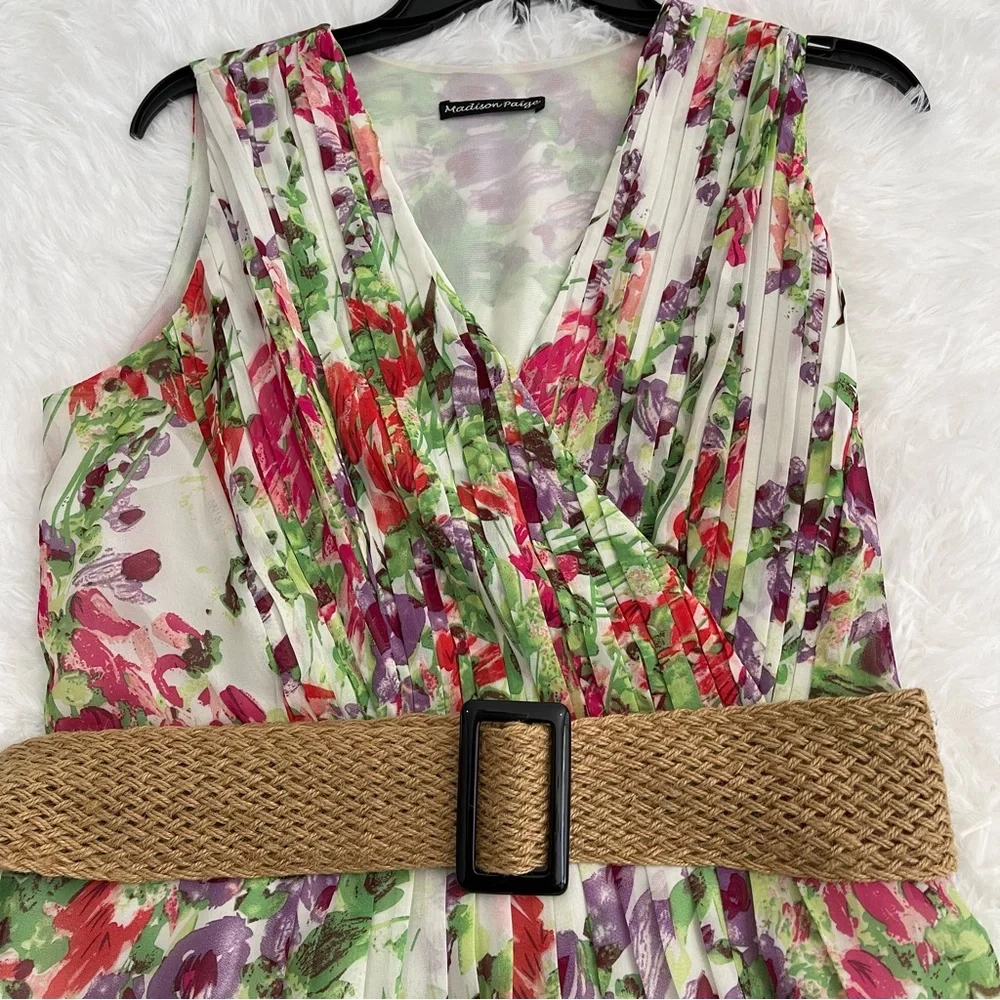 Madison Paige Floral Dress Women’s Medium Side Zip with Belt! - Picture 4 of 7